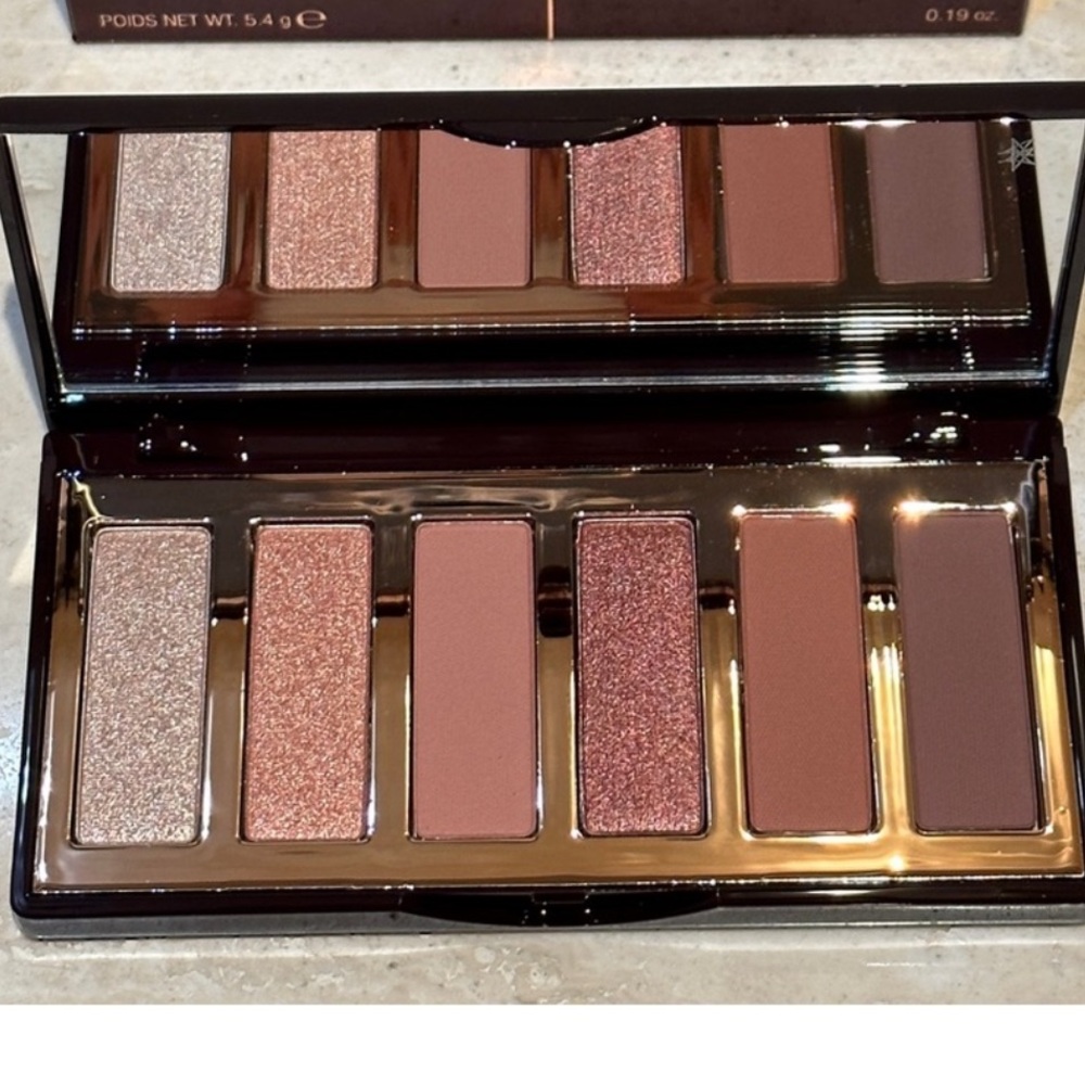 Charlotte Tilbury easy eye palette darling look eyeshadow
